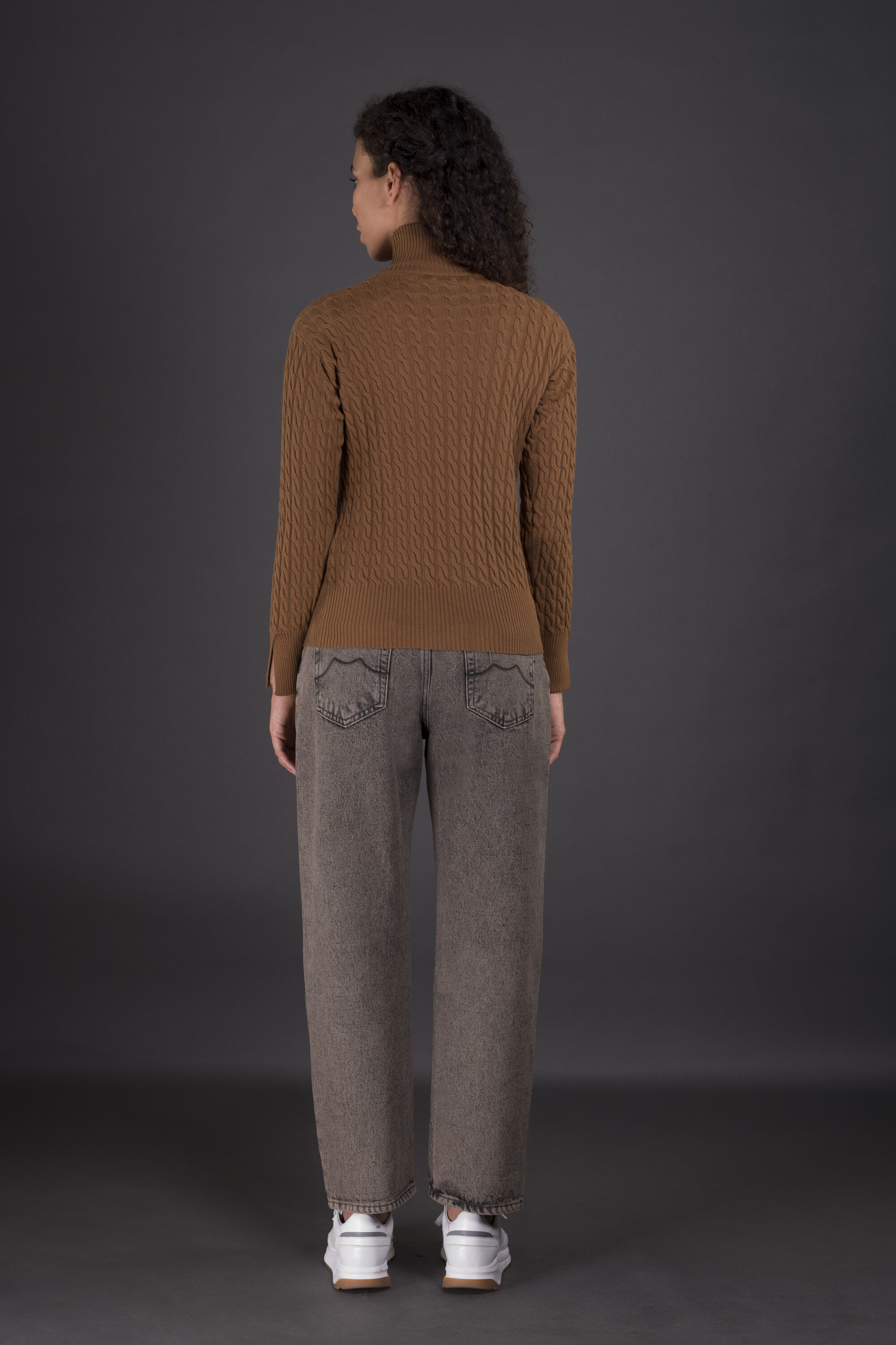 ELLIS-VG in VICUNA: Luxury Italian Knitwear for Women | MooRER®