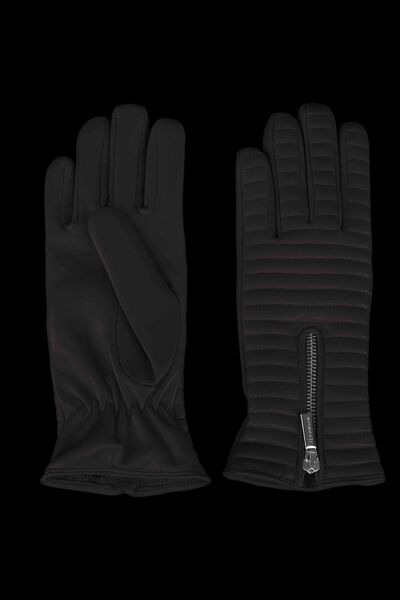 Quilted Gloves in Black